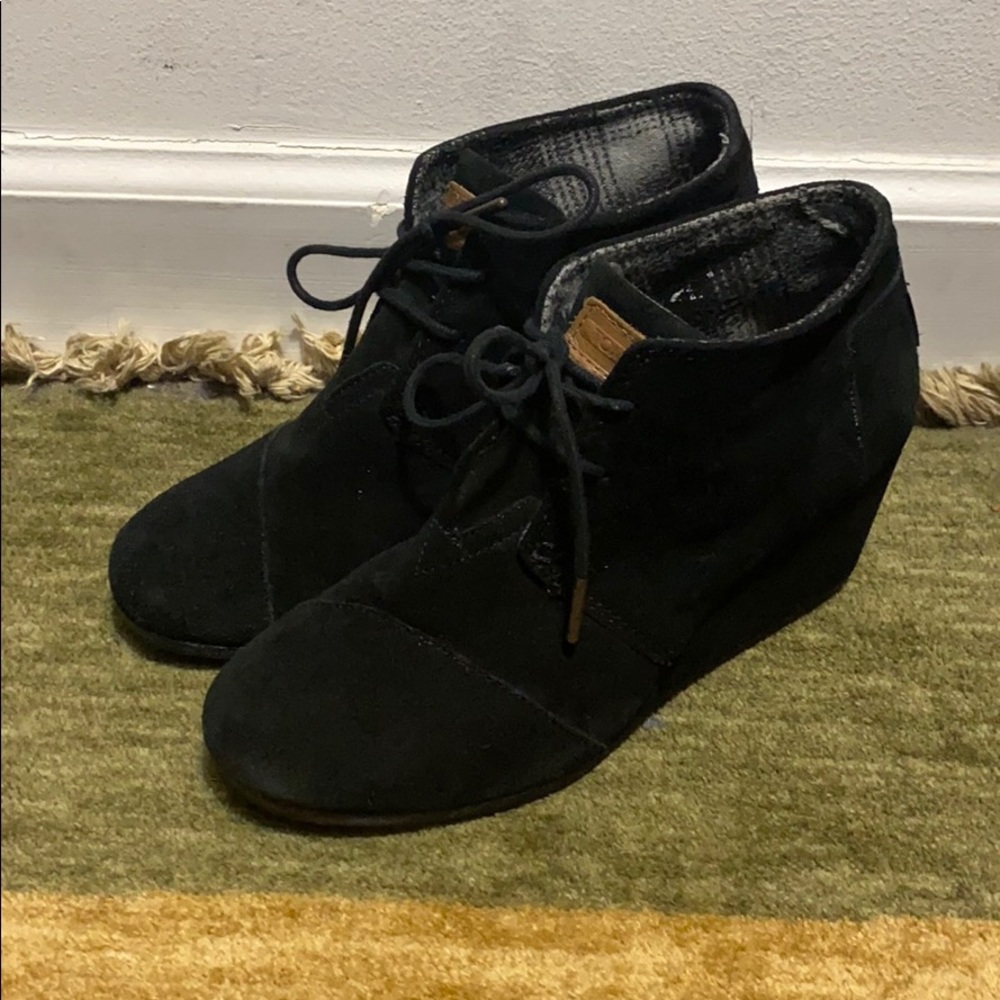 Tom’s Desert Wedge Booties